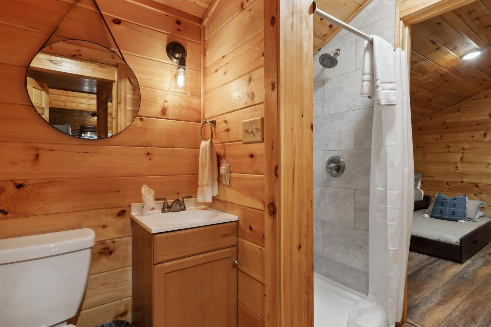 Hot Tub Fire Pit Game Room Theater Easy Access Sleeps 12 - Black Bear Lodge Pigeon Forge Exterior foto