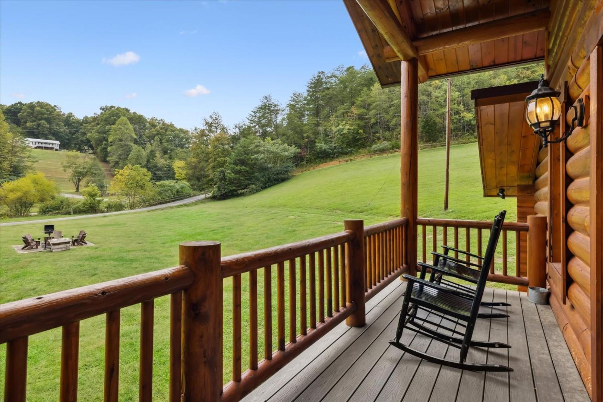 Hot Tub Fire Pit Game Room Theater Easy Access Sleeps 12 - Black Bear Lodge Pigeon Forge Exterior foto